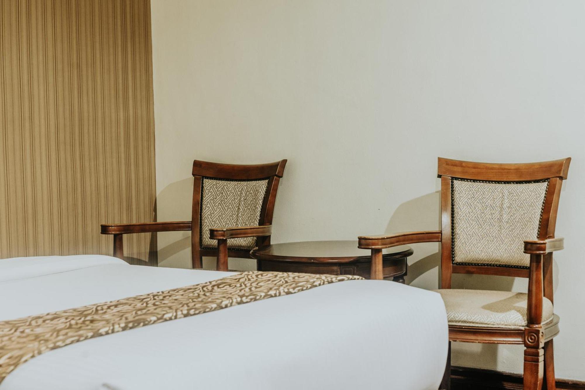 Villa Caceres Hotel Naga Kültér fotó